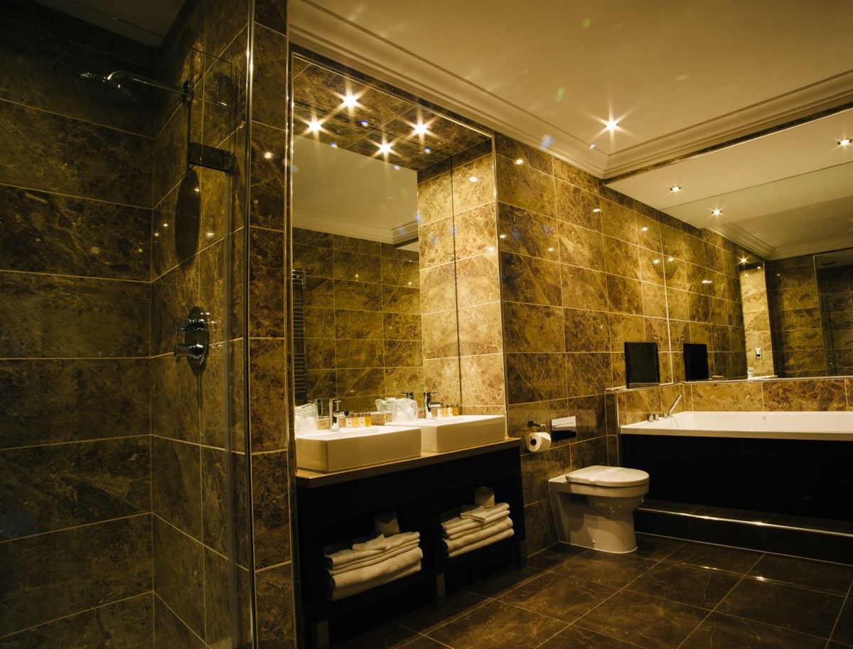 An image of a  luxury bathroom at the Dumfries Arms Hotel in Ayrshire.